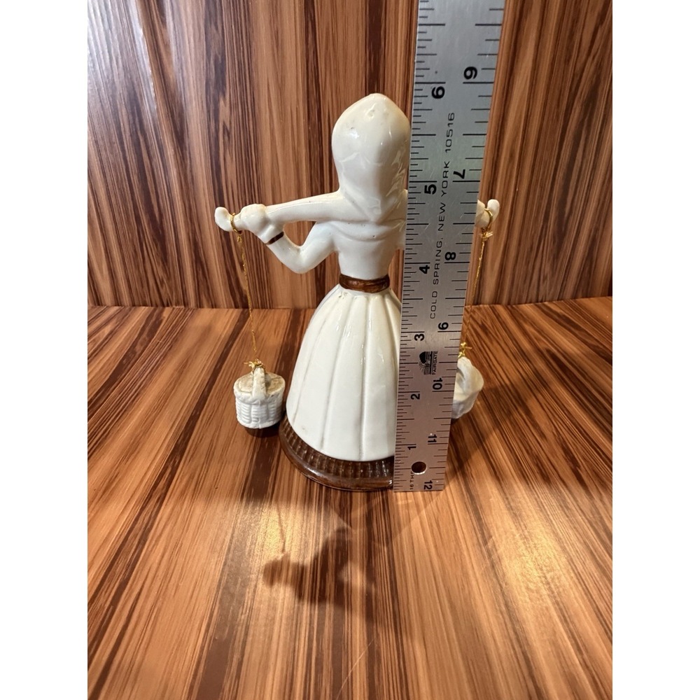Vintage Lefton Taiwan Dutch Girl Figurine Carrying Hanging Baskets Ceramic 7" - Picture 5 of 8